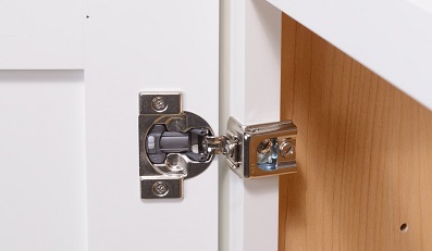 Hinges are an important cabinet part and their quality varies greatly Hinges are an important cabinet part and their quality varies greatly