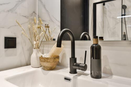 Matte black bathroom faucet Black bathroom faucet with modern design