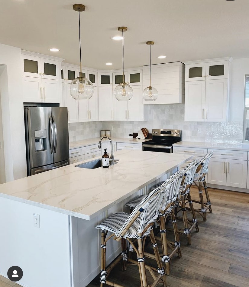 Box straight shiplap wood range hood in painted White Box straight shiplap wood range hood in painted White