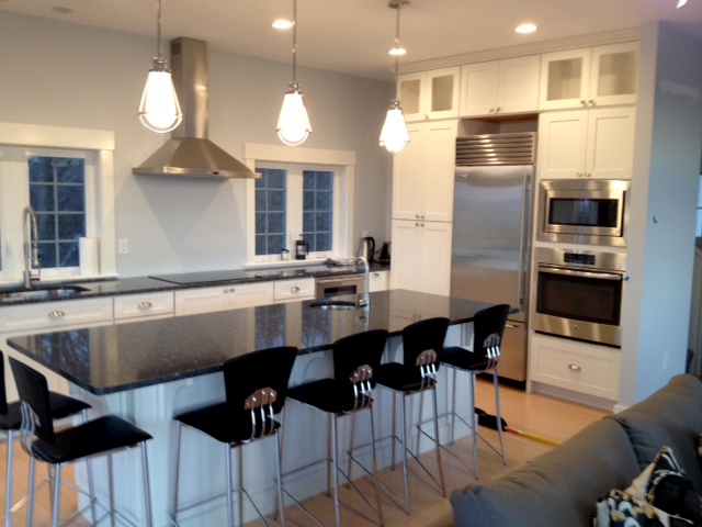 massachusetts-remodeling-project-uses-cliqstudios-dayton-painted-white-cabinets