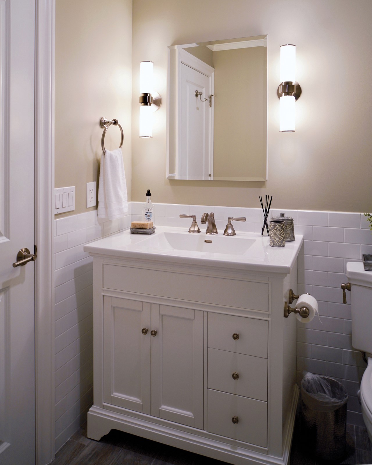 Charming, Neutral Vanity Charming, Neutral Vanity