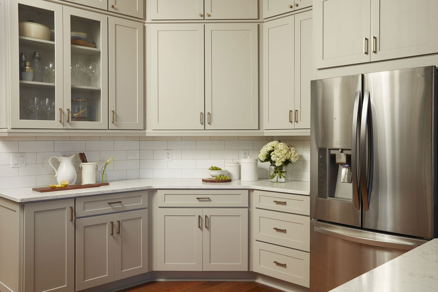 shaker lightgray corner shaker lightgray corner