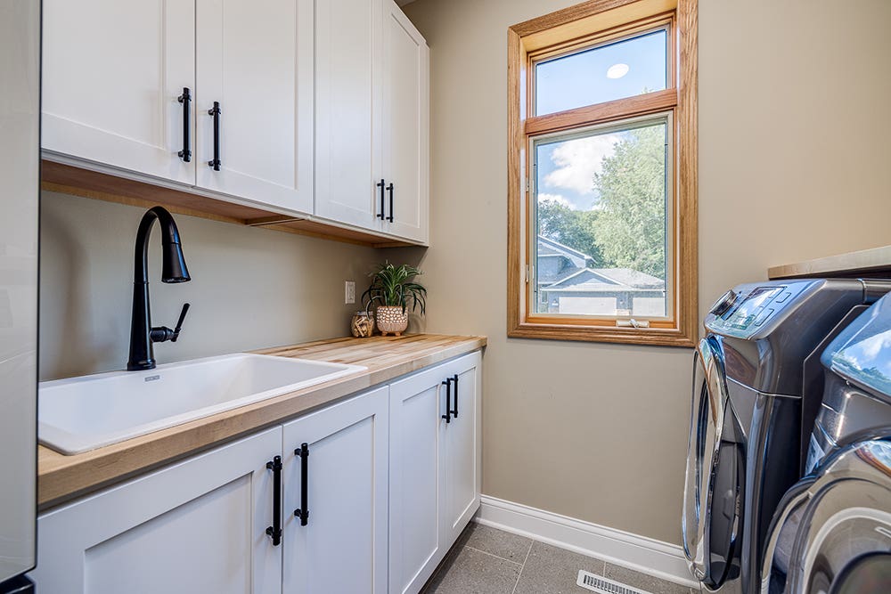 How Do I Choose Cabinets for the Laundry Room? How Do I Choose Cabinets for the Laundry Room?