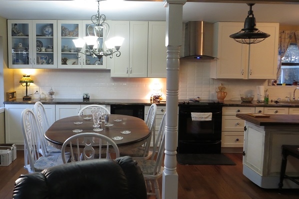 vintage kitchen design based on white shaker cabinets and reclaimed island, painted dining table and eclectic decor vintage kitchen design based on white shaker cabinets and reclaimed island, painted dining table and eclectic decor